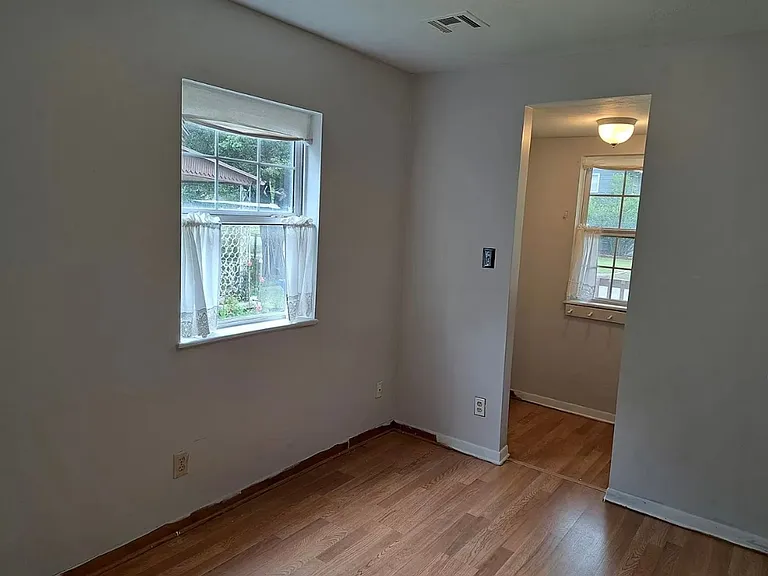 205 N Elm St — Photo 6