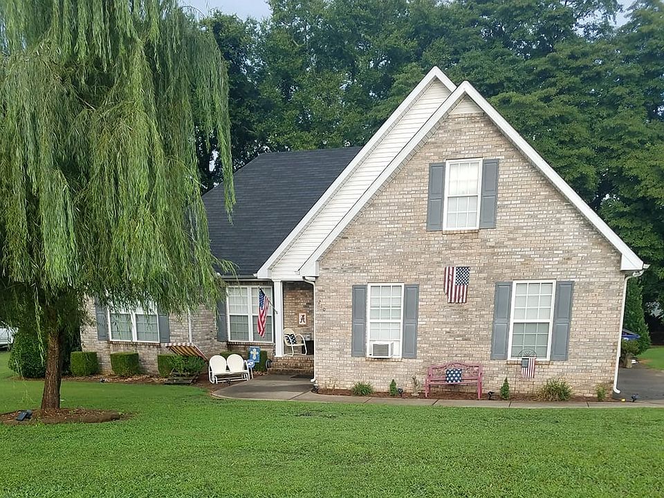 1st image of 210 Brooklyn Cir