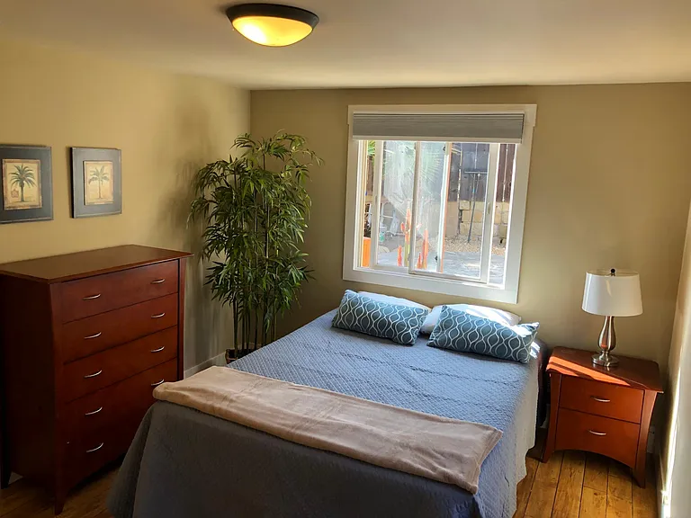 1029 E Ortega St — Photo 2