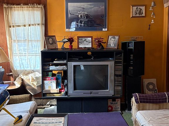 2nd image of 129 Rockville Road