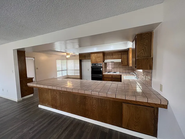 7200 Bennington Way — Photo 7