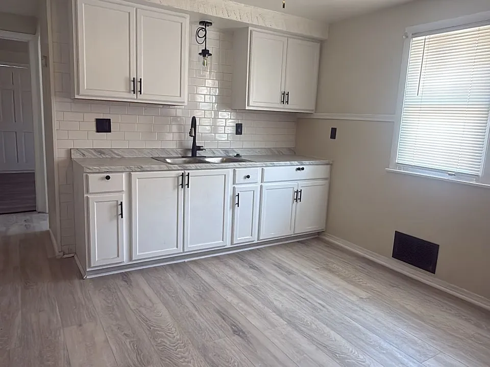 6518-6520 W Hampton Ave #2