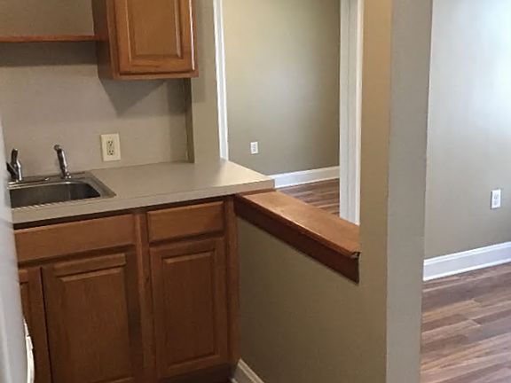 5th image of 800 S 4th St APT 6