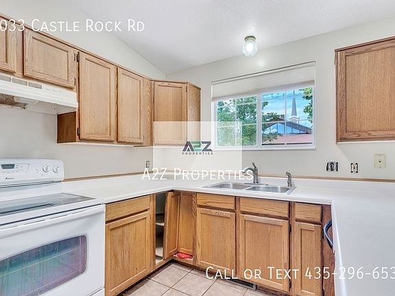 5th image of 1033 E Castle Rock Rd