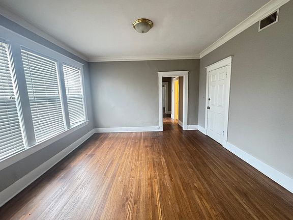 3rd image of 154 N Belvedere Blvd APT 3