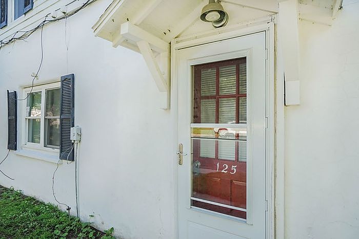 1st image of 125 Church Street S SE