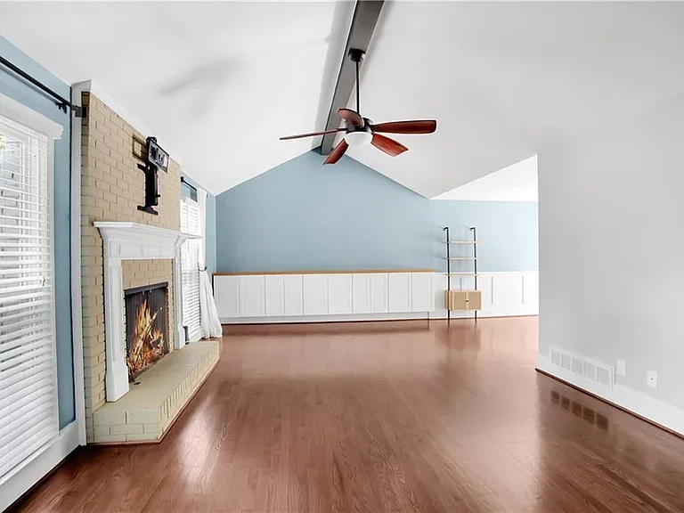 455 Persimmon Ln — Photo 10