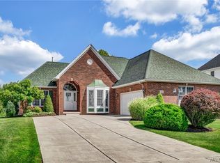 12 Sussex Ln, Lancaster, NY 14086