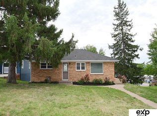 1001 Parkway Dr, Bellevue, NE 68005