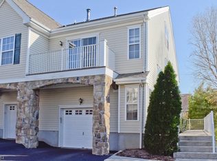162 Terrace Ct #16-2, Pompton Lakes, NJ 07442