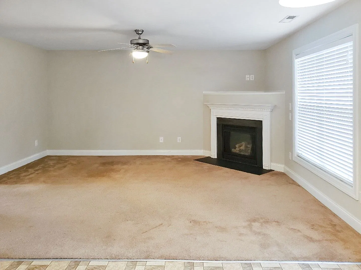 Beautiful 4BD home w/ 2 car garage great neighborhood in Holly Springs! — Photo 3