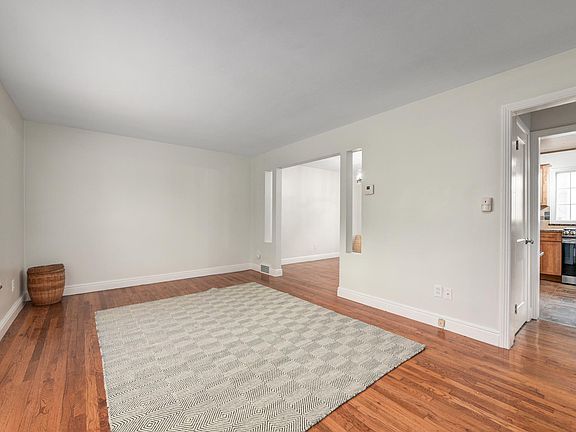 2nd image of 2107 Glenbury Ave