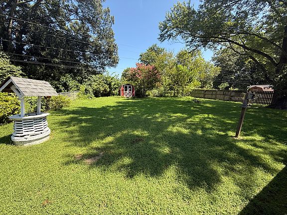 3rd image of 3030 Dulwich Dr