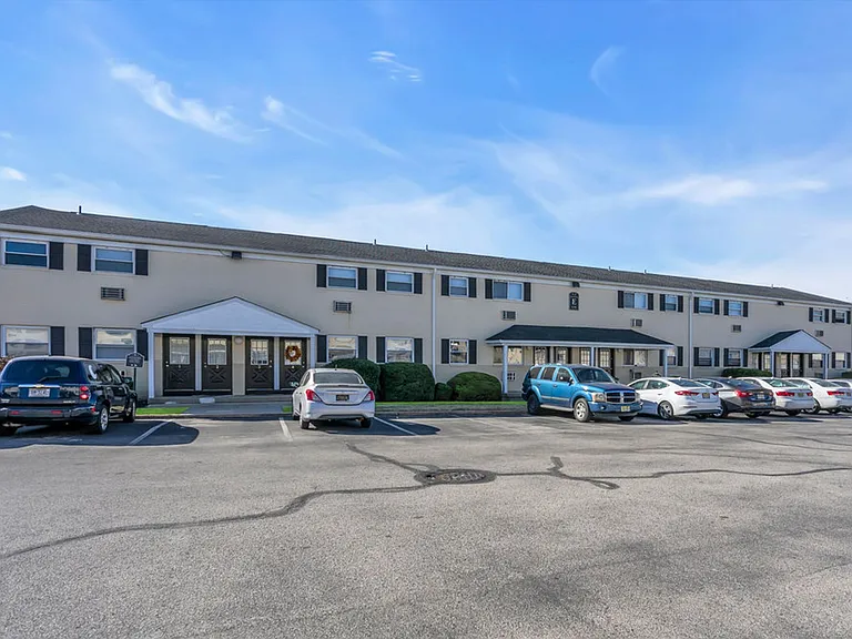 Laurelton Village Apartments — Photo 50
