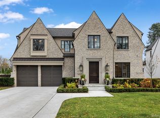 1202 Lyonhurst St, Birmingham, MI 48009