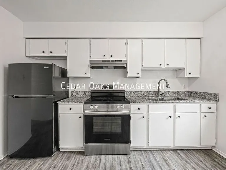 1931 W Deane St #U — Photo 7