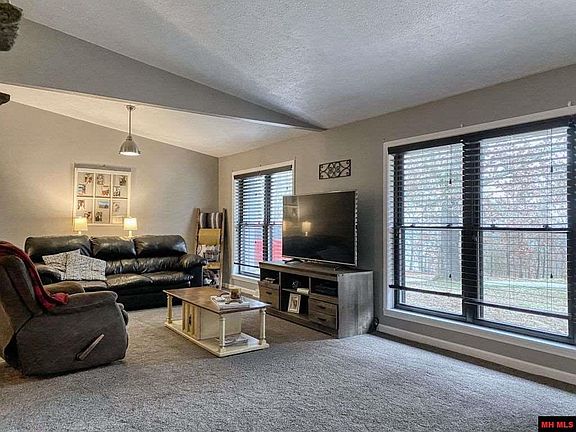 5th image of 281 Sunrise Heights Cir