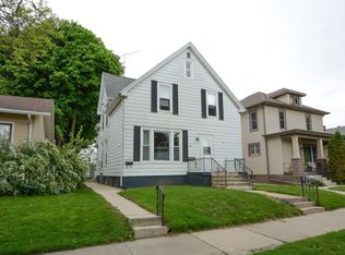 1112 Blaine Ave, Racine, WI 53405