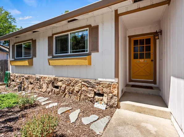 226 Bonnie Lane, Willits, CA 95490