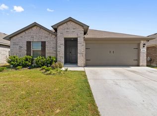 228 Abingdon St, Azle, TX 76020