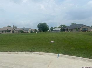 2354 Callaway Ct, Mason City, IA 50401