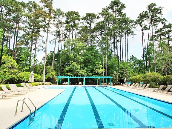 3rd image of 676 Bucks Bluff Dr
