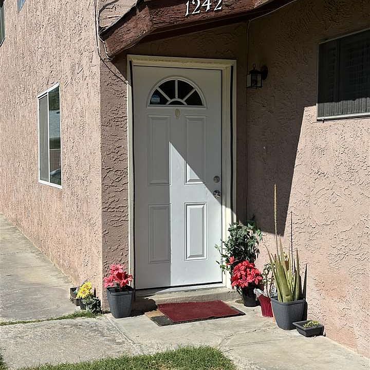 1st image of 1242 W 20th Pl