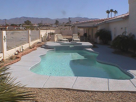 heated Pool/Jacuzzi