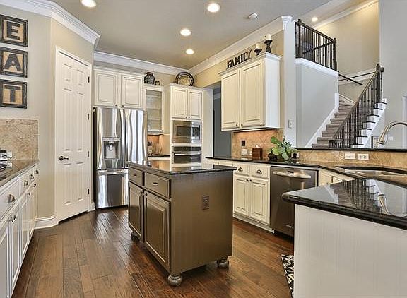 4th image of 2710 Gholson Dr