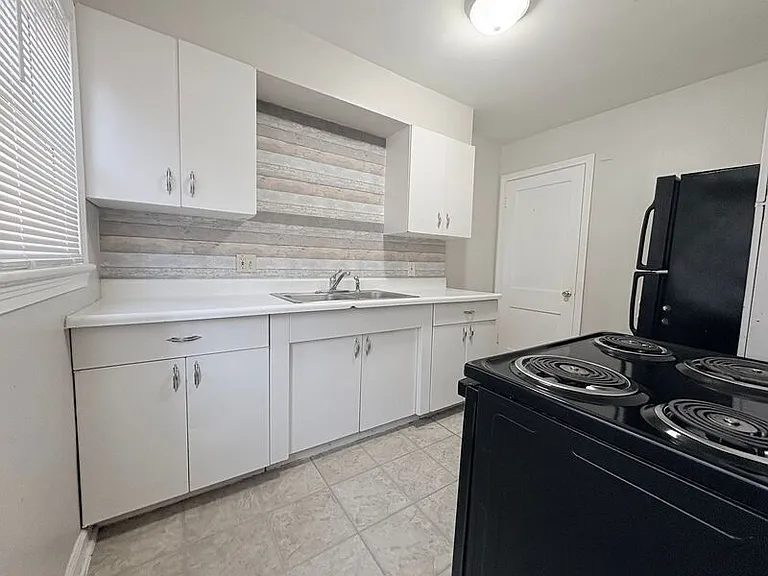 1814 S Vermont Ave #7 — Photo 6