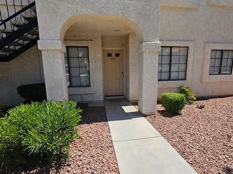 4805 Nara Vista Way — Photo 1