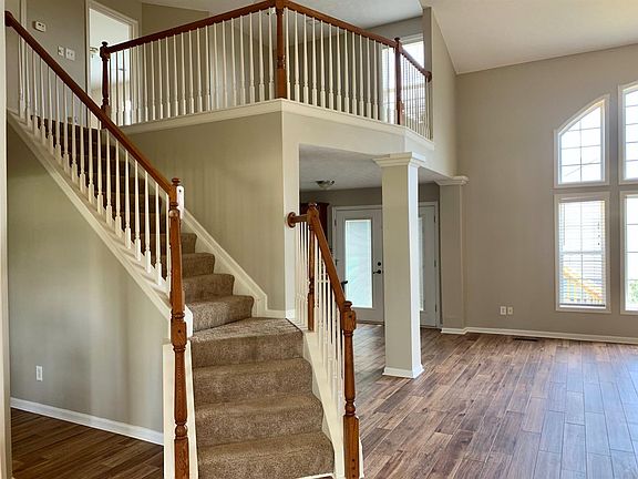 3rd image of 201 Primrose Cir