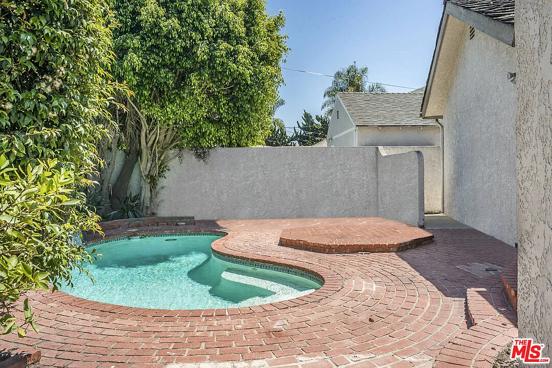5 bed, 6.0 bath, 3861 sqft, $16,300 — Photo 2