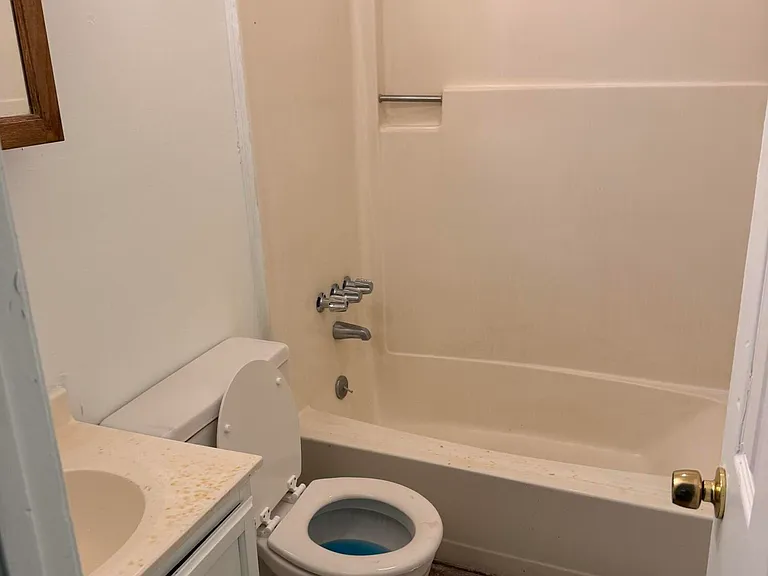 1009 Michelle Dr — Photo 6