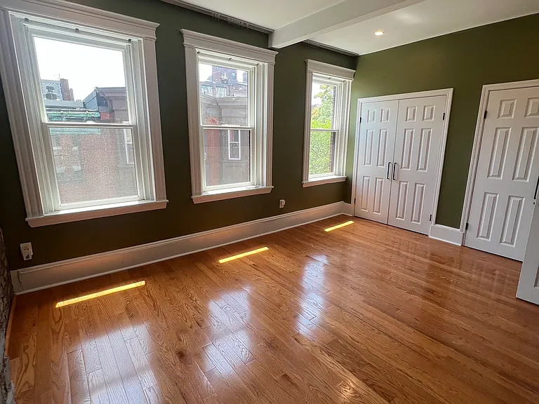 33 Myrtle St #5 — Photo 2