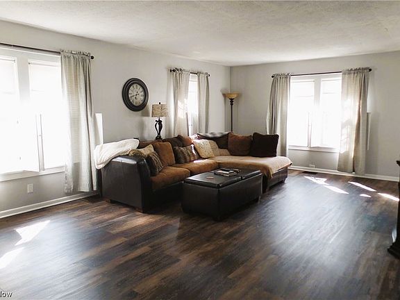 2nd image of 789 E Main St