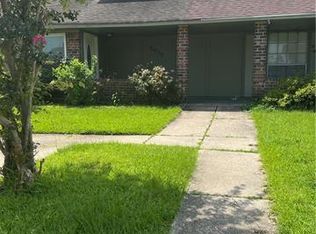 2010 Snowbird Dr, Harvey, LA 70058