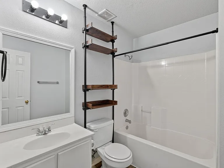 21907 Willow Shade Ln — Photo 35