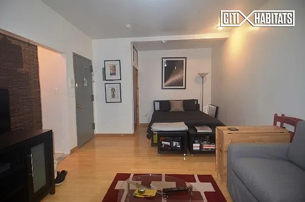 Rented by Citi Habitats | media 31