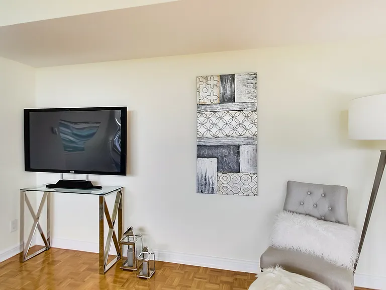 625 Roselawn Ave — Photo 45