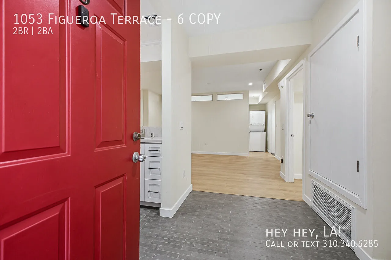 1053 Figueroa Ter — Photo 3