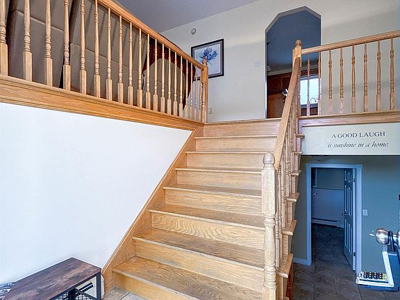 3rd image of 50 Liberty Cres