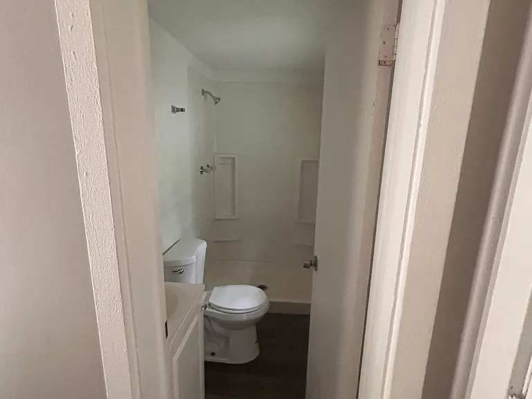 148 W Park Ave #17 — Photo 9