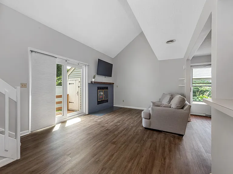 203 Lake St #41 — Photo 4