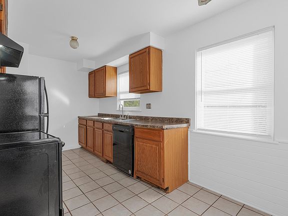 Updated kitchen with new dishwasher