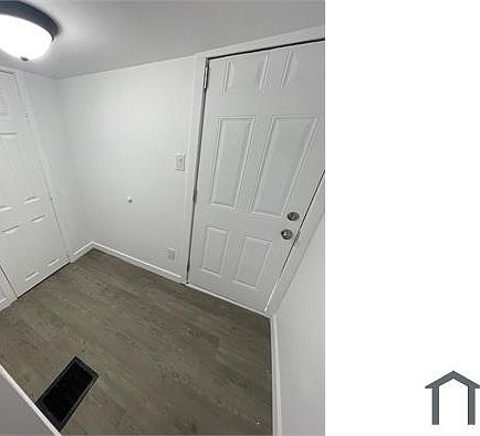 3rd image of 118 N Edgewood St