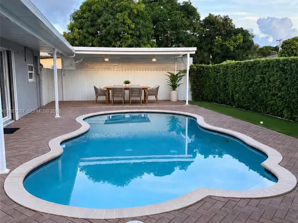 7730 NW 42nd St, Hollywood, FL 33024