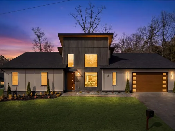 18 Grimsby Cir, Bella Vista, AR 72714