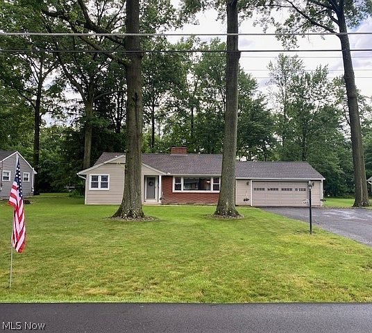 1st image of 340 Sleepy Hollow Dr