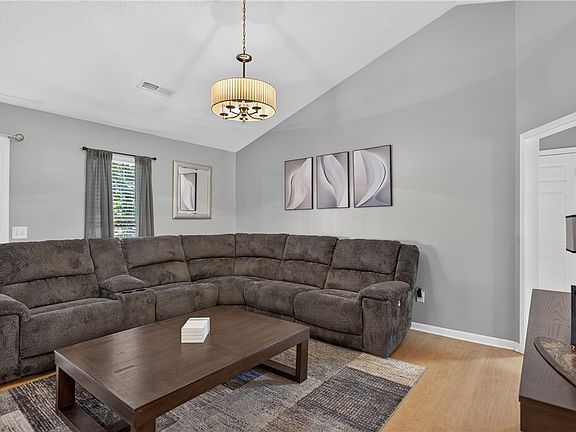 5th image of 3336 Centerville Rd
